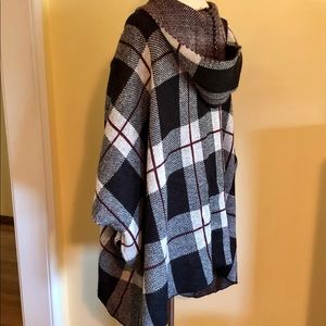 Poncho with Hoodie Knit Plaid Mossimo L / XL